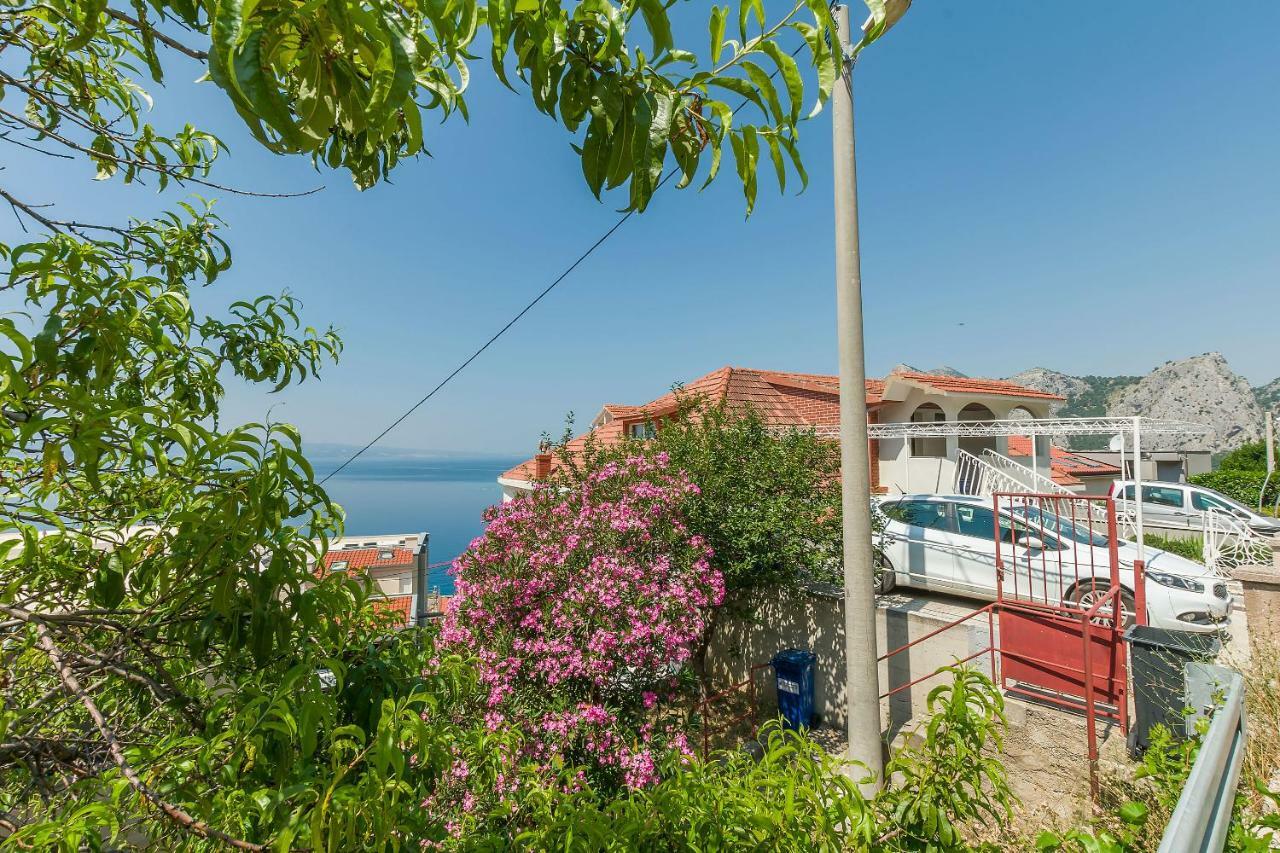 Apartment Marijana Omis Bagian luar foto