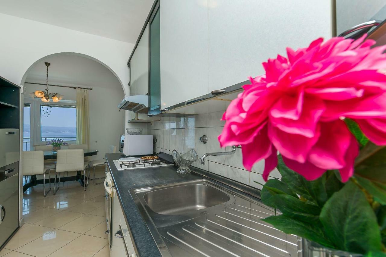Apartment Marijana Omis Bagian luar foto