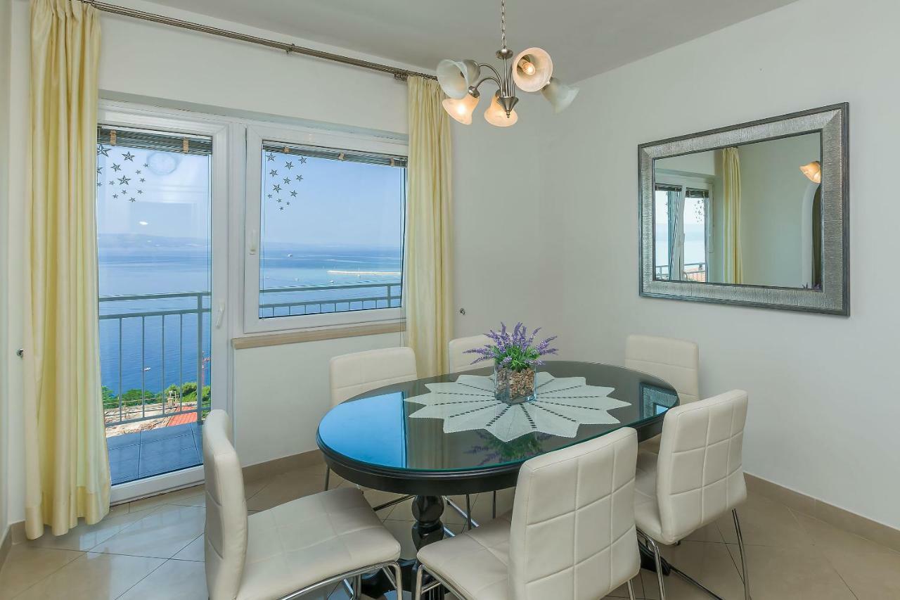 Apartment Marijana Omis Bagian luar foto